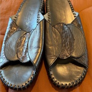 LA PLUME SIZE 37 (7) Elegant Metallic Women's Slip-On Sandals